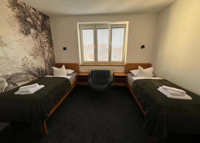 Luna 4* Brno