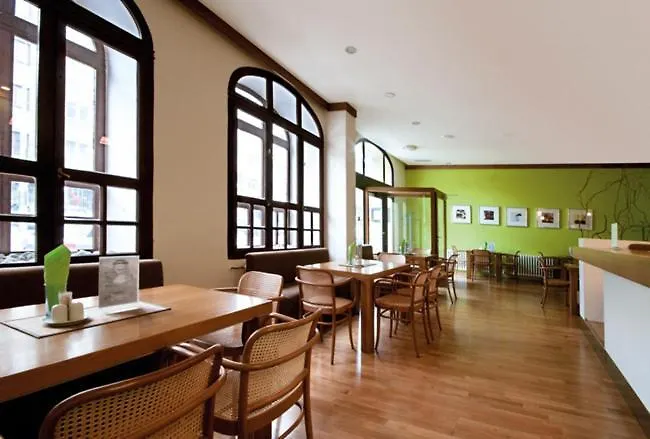 Luna 4* Brno