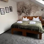 招待所 卢娜酒店 3*