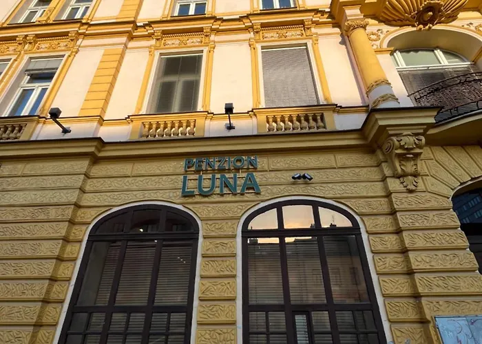 Luna 4* Brno