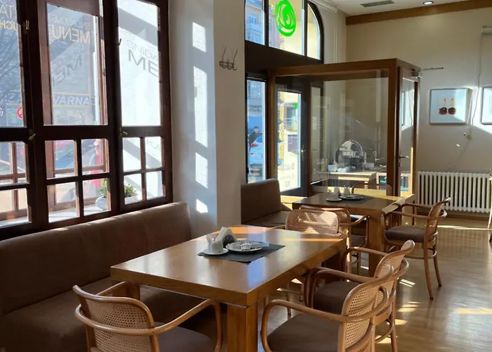 Luna 4* Brno